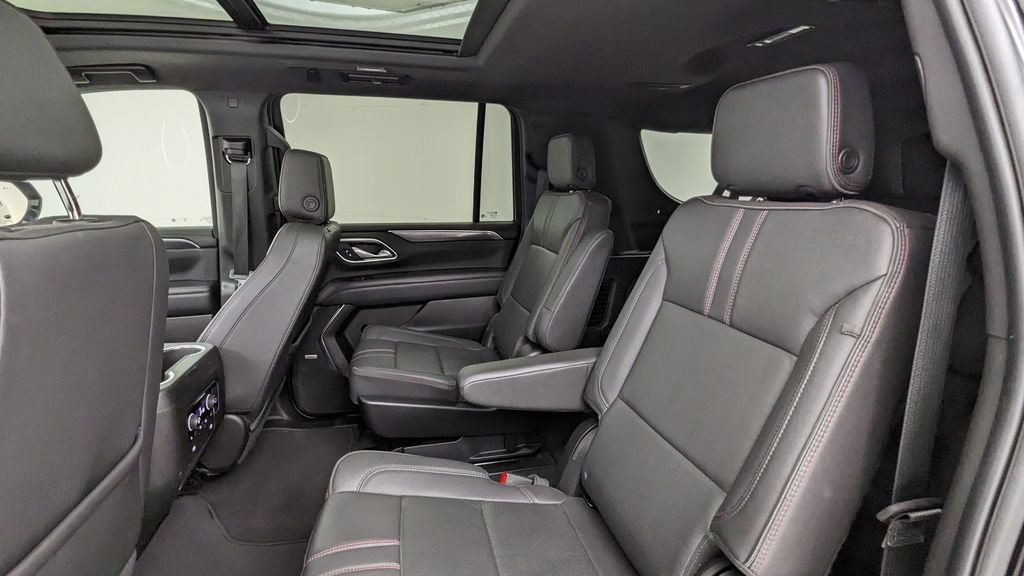 Used 2024 Chevrolet Suburban RST w/ Luxury Package AWD/4WD image 35