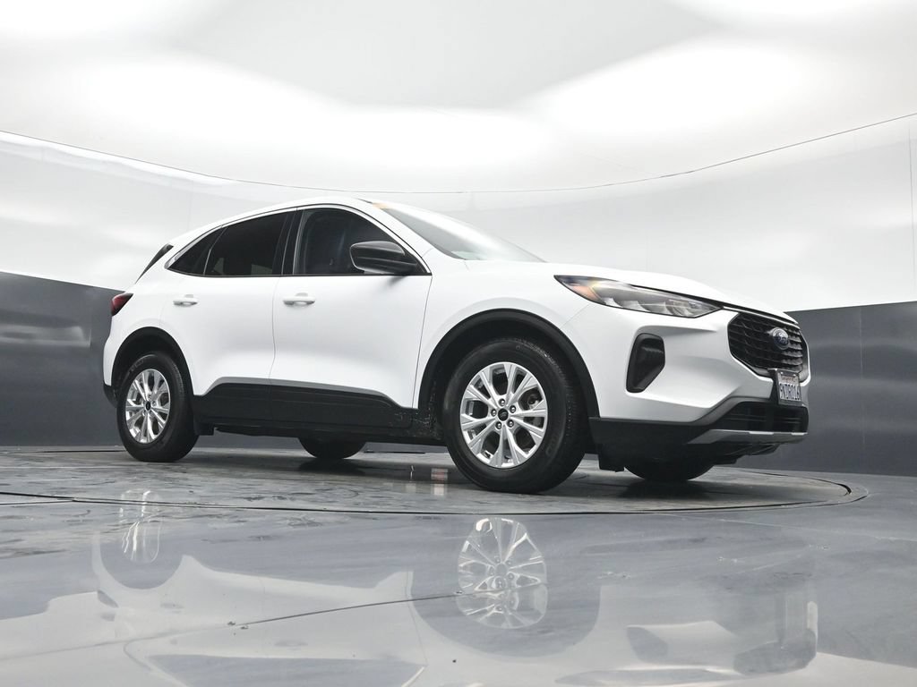 Certified 2023 Ford Escape Active FWD image 3