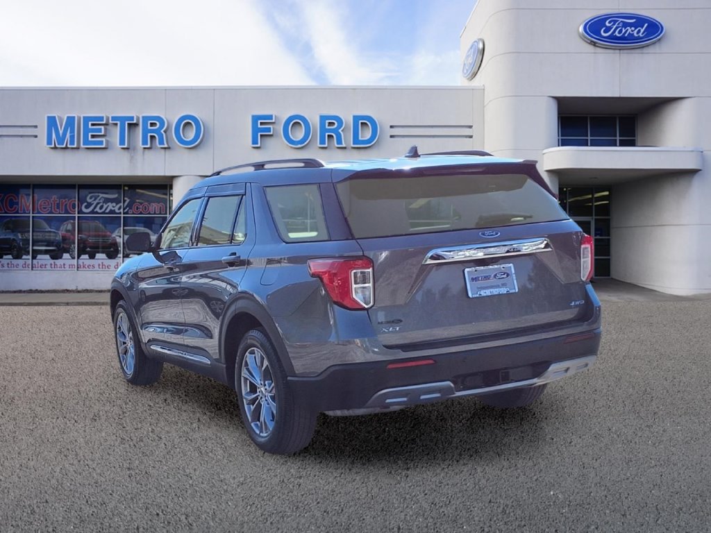 Certified 2022 Ford Explorer XLT w/ Equipment Group 202A AWD/4WD image 5
