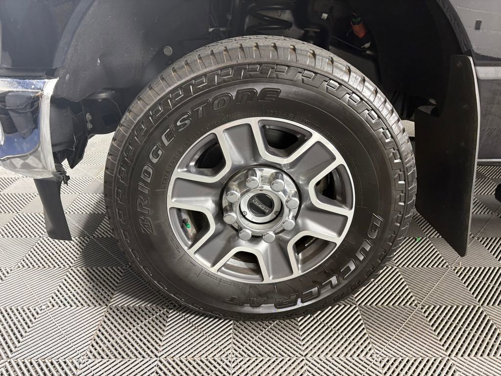 Certified 2025 Ford F350 Lariat AWD/4WD image 10