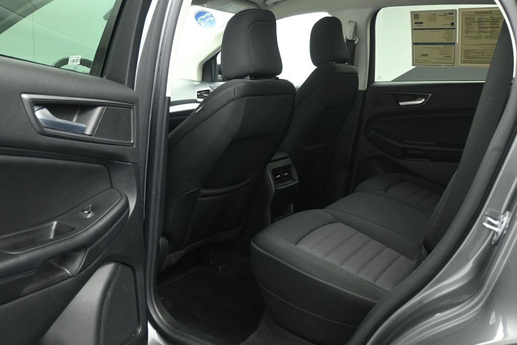 Certified 2023 Ford Edge SE w/ Black Appearance Package AWD/4WD image 19