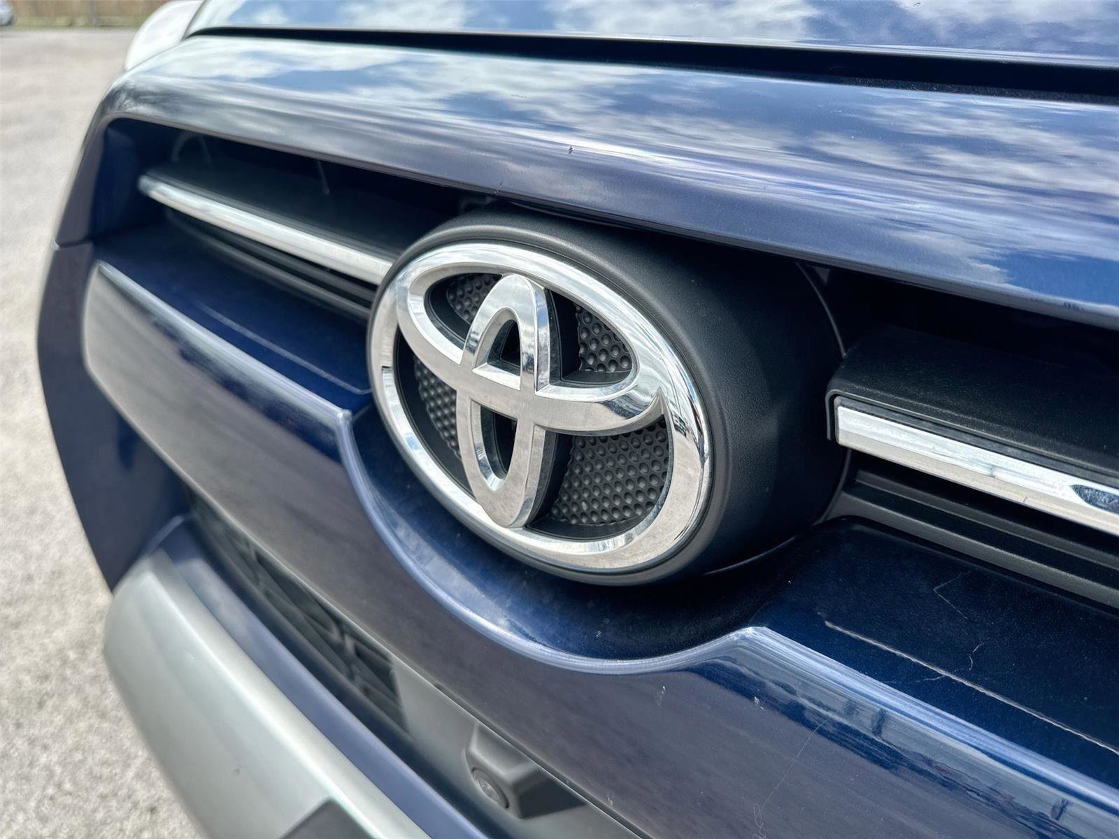 Used 2022 Toyota 4Runner TRD Off-Road Premium image 31