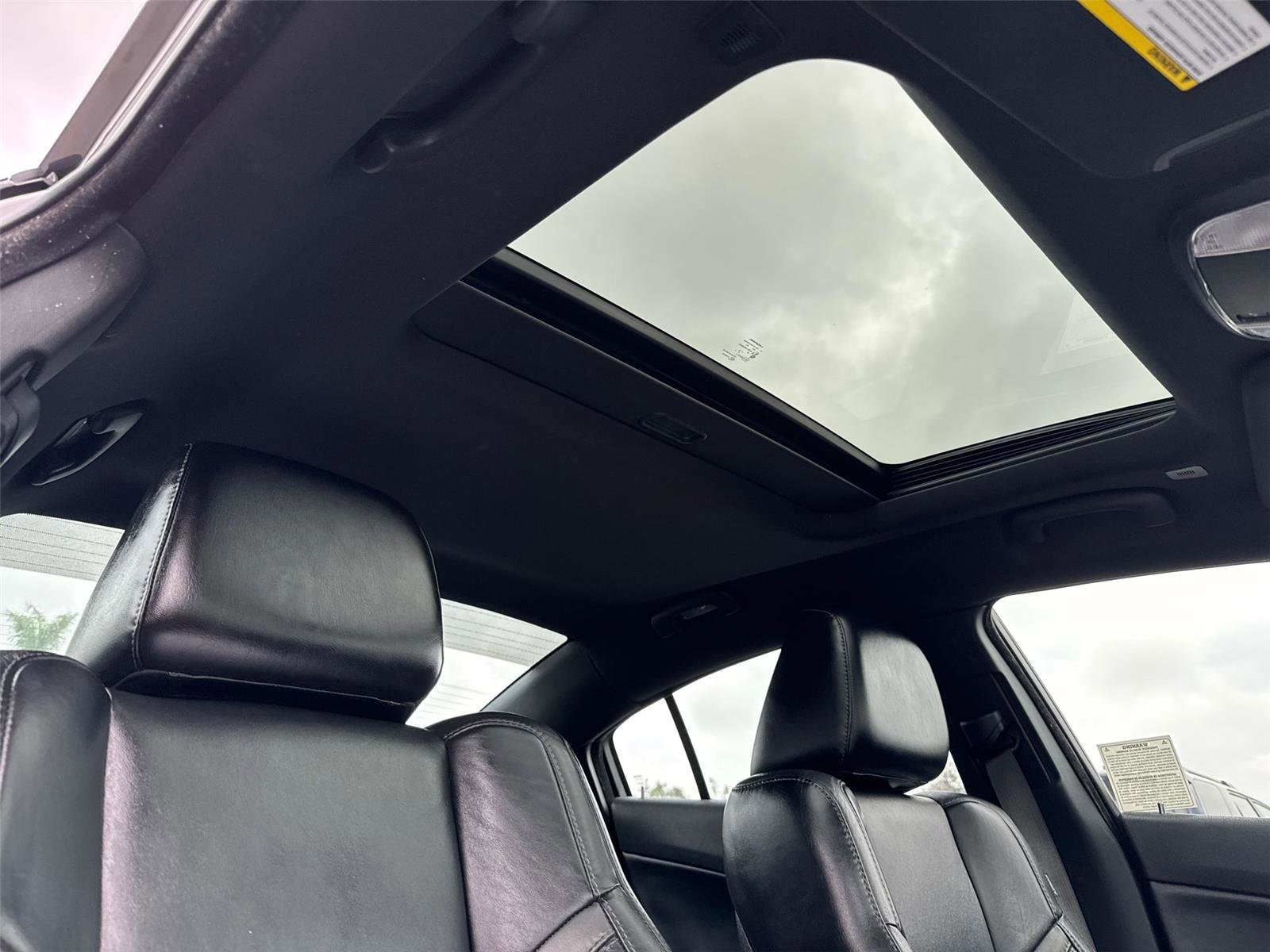 Used 2019 Dodge Charger SXT w/ Leather Interior Group image 15