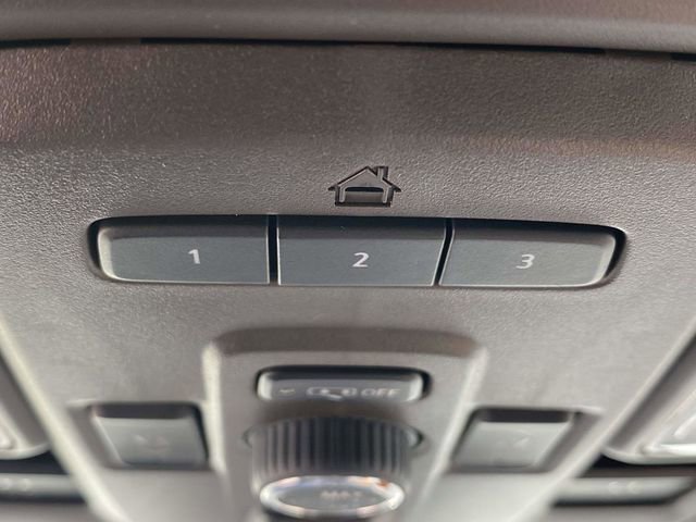 Used 2022 Cadillac Escalade ESV Premium Luxury w/ Performance Package image 32