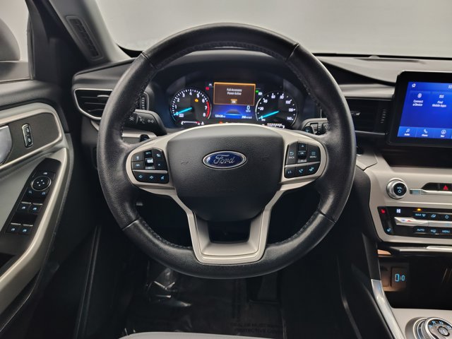 Certified 2021 Ford Explorer XLT w/ Equipment Group 202A AWD/4WD image 33
