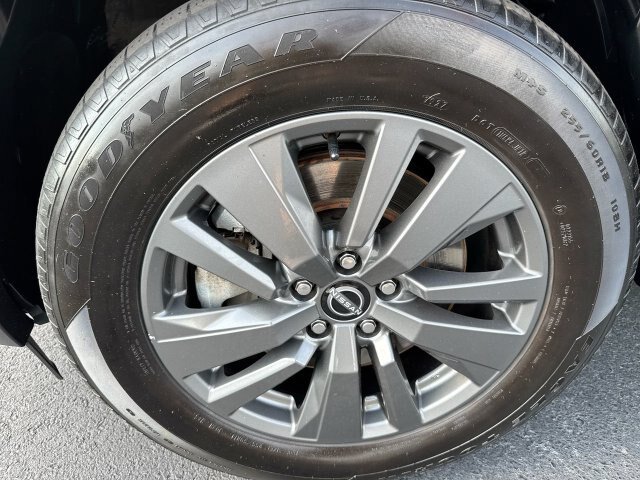 Used 2024 Nissan Pathfinder SV FWD image 10