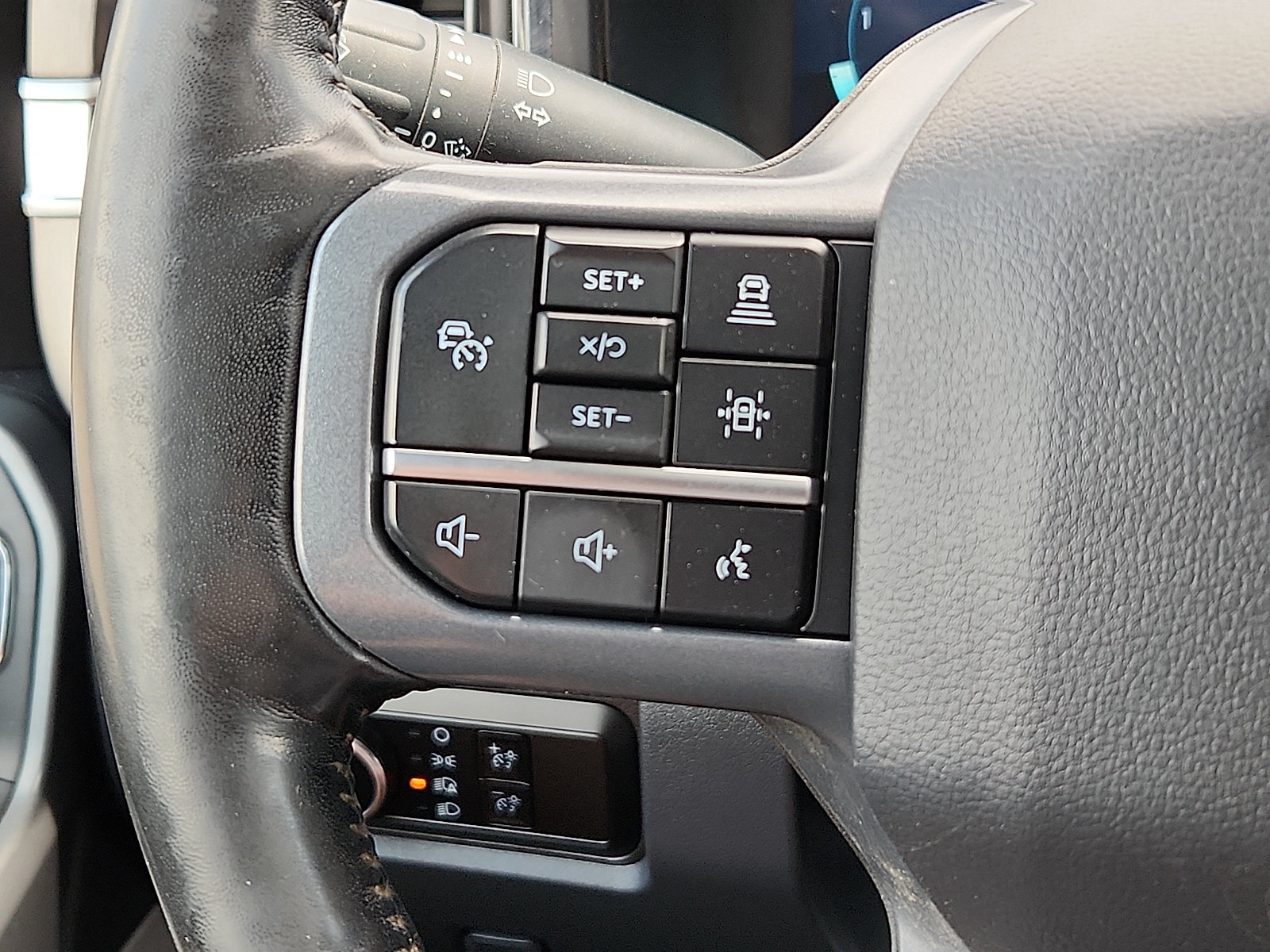 Certified 2024 Ford F350 Lariat w/ Lariat Ultimate Package AWD/4WD image 21