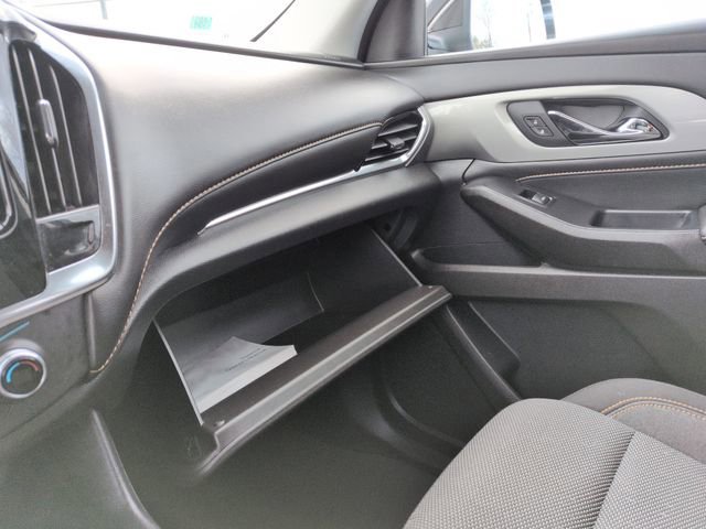 Used 2021 Chevrolet Traverse LT image 40