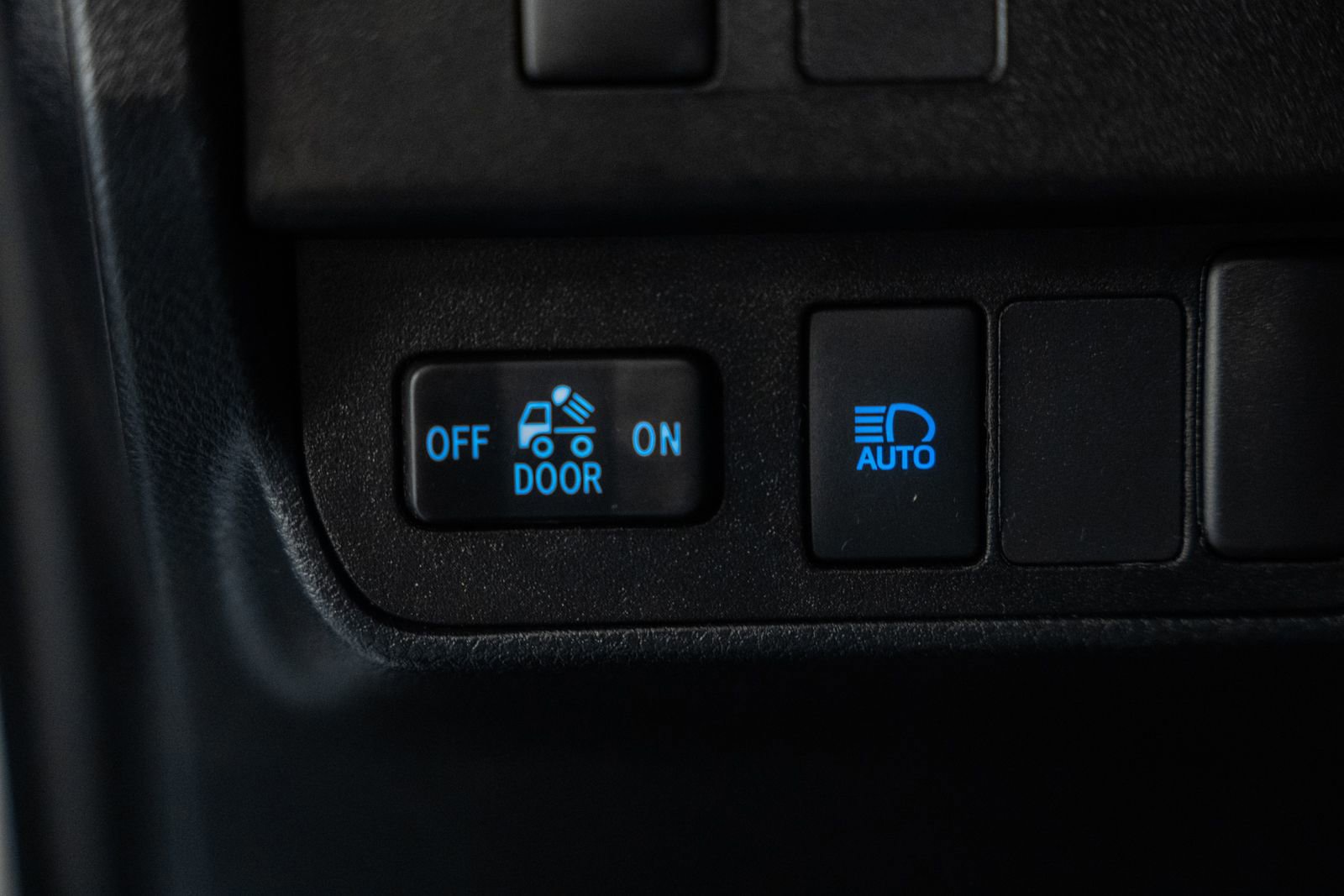 Used 2020 Toyota Tacoma SR5 image 40