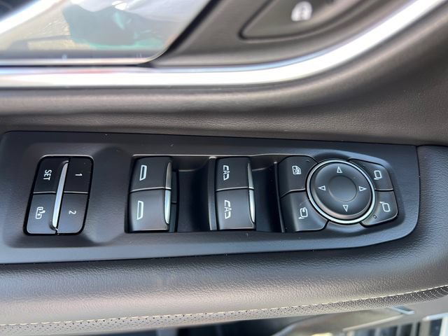 Used 2024 Chevrolet Suburban Premier w/ Premium Package AWD/4WD image 12