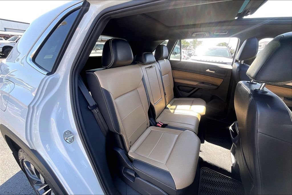 Used 2021 Volkswagen Atlas Cross Sport SEL R-Line AWD/4WD image 26