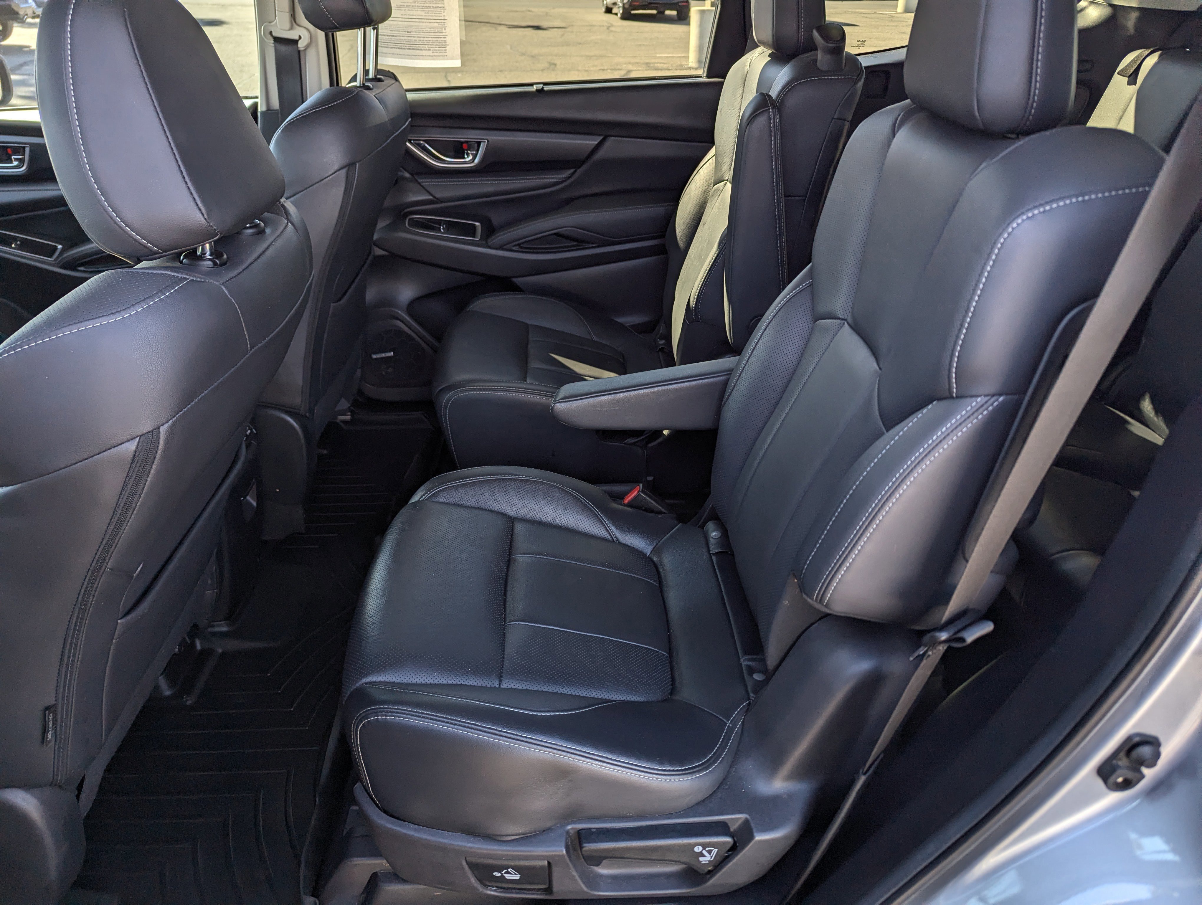 Used 2023 Subaru Ascent Limited w/ Technology Package image 9