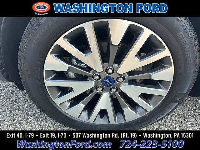 Certified 2022 Ford Escape Titanium AWD/4WD image 9