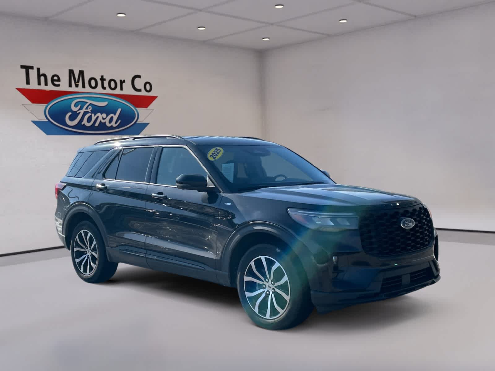 Certified 2025 Ford Explorer ST-Line AWD/4WD image 3
