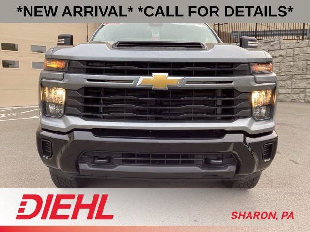 Used 2024 Chevrolet Silverado 2500 Custom w/ Custom Value Package AWD/4WD image 2