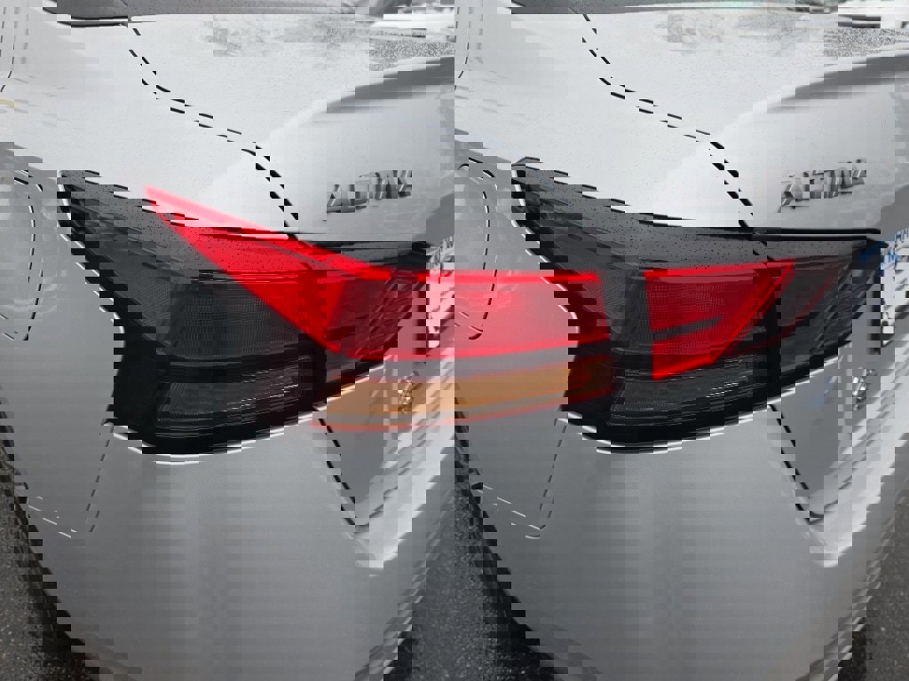 Used 2024 Nissan Altima 2.5 SV image 7