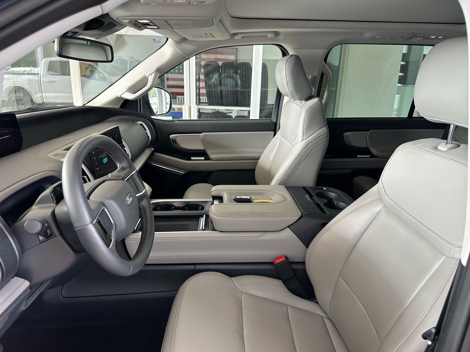 Certified 2025 Ford Expedition Active AWD/4WD image 15