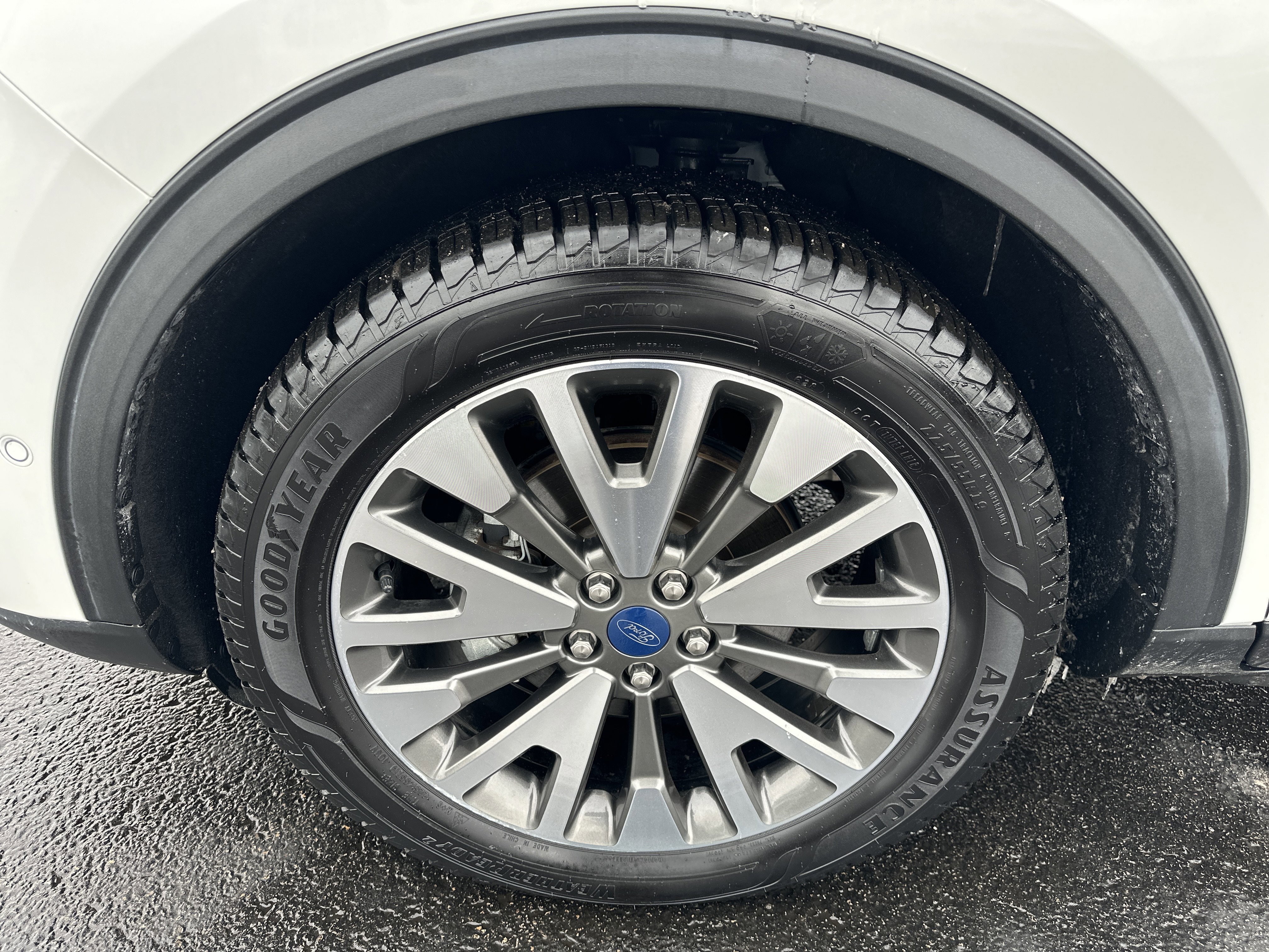 Certified 2020 Ford Escape Titanium w/ Titanium Premium Package 2.0 image 10