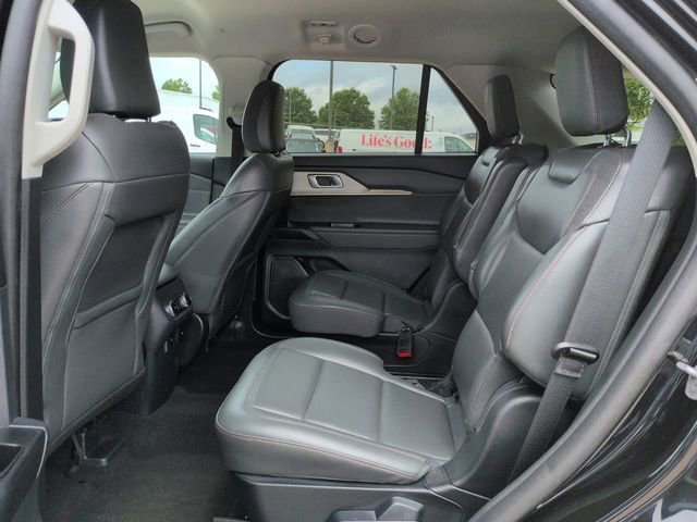 Certified 2025 Ford Explorer Active w/ Active Comfort Package RWD image 17