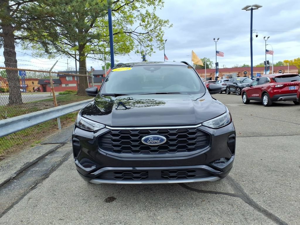 Certified 2024 Ford Escape ST-Line w/ Tech Pack #1 AWD/4WD image 3