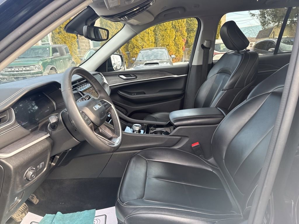 Used 2023 Jeep Grand Cherokee Limited video 3