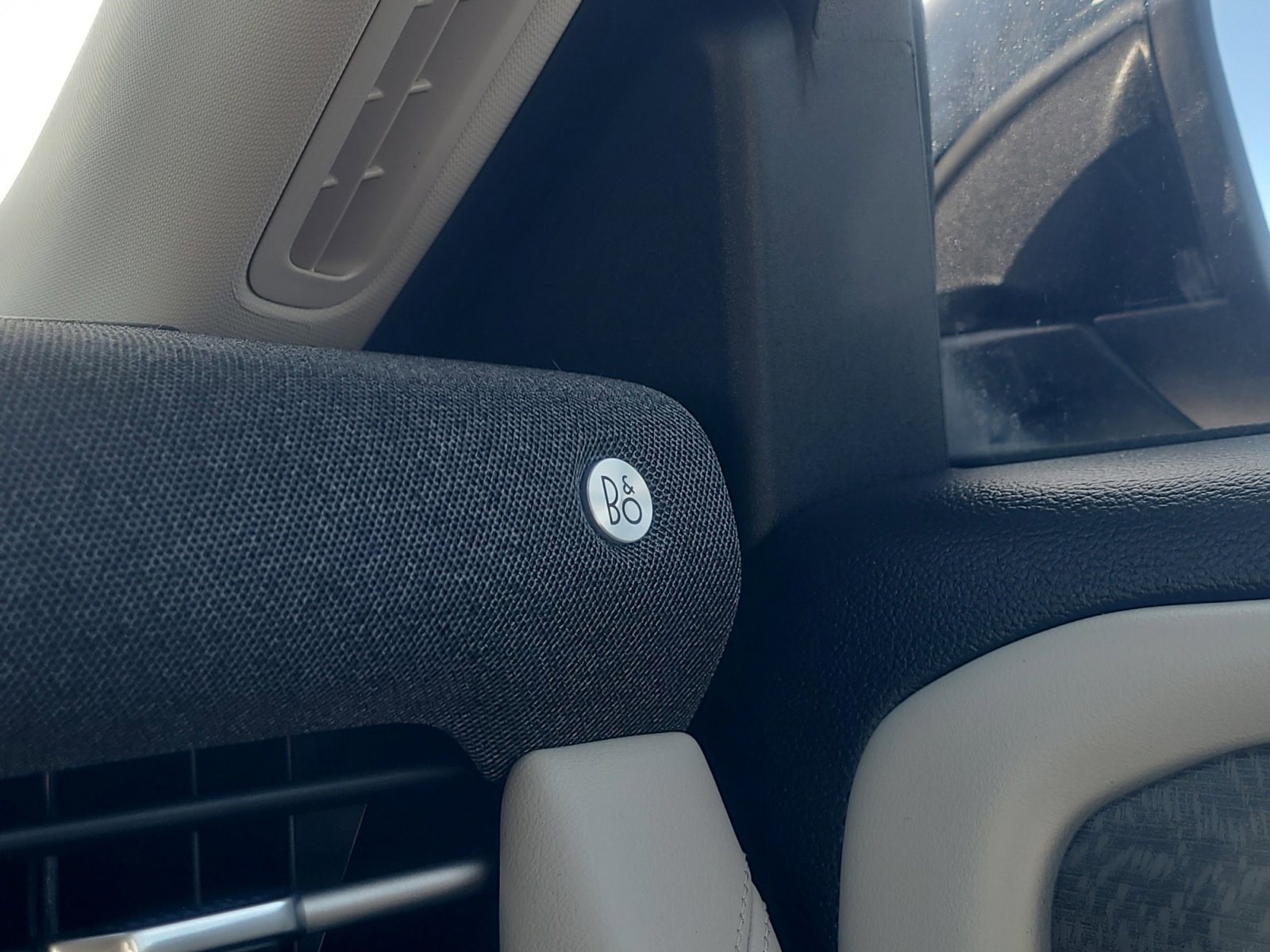 Certified 2025 Ford Explorer Platinum w/ Ultimate Package image 27