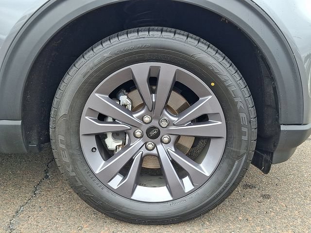 Certified 2023 Ford Explorer XLT w/ Equipment Group 202A AWD/4WD image 8