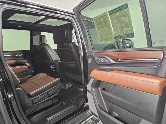 Used 2023 GMC Yukon XL Denali Ultimate AWD/4WD image 14