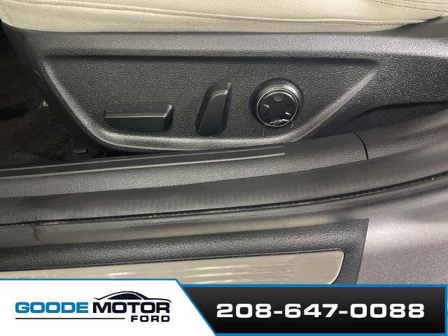 Used 2024 Genesis G70 2.5T image 11