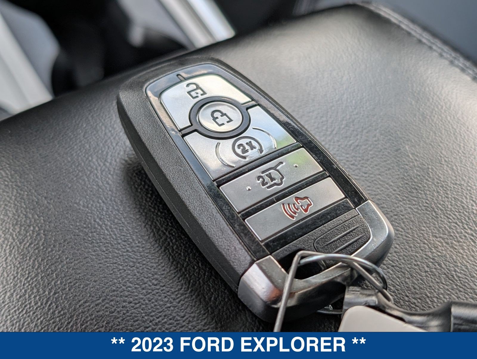 Certified 2023 Ford Explorer XLT w/ Equipment Group 202A RWD image 37