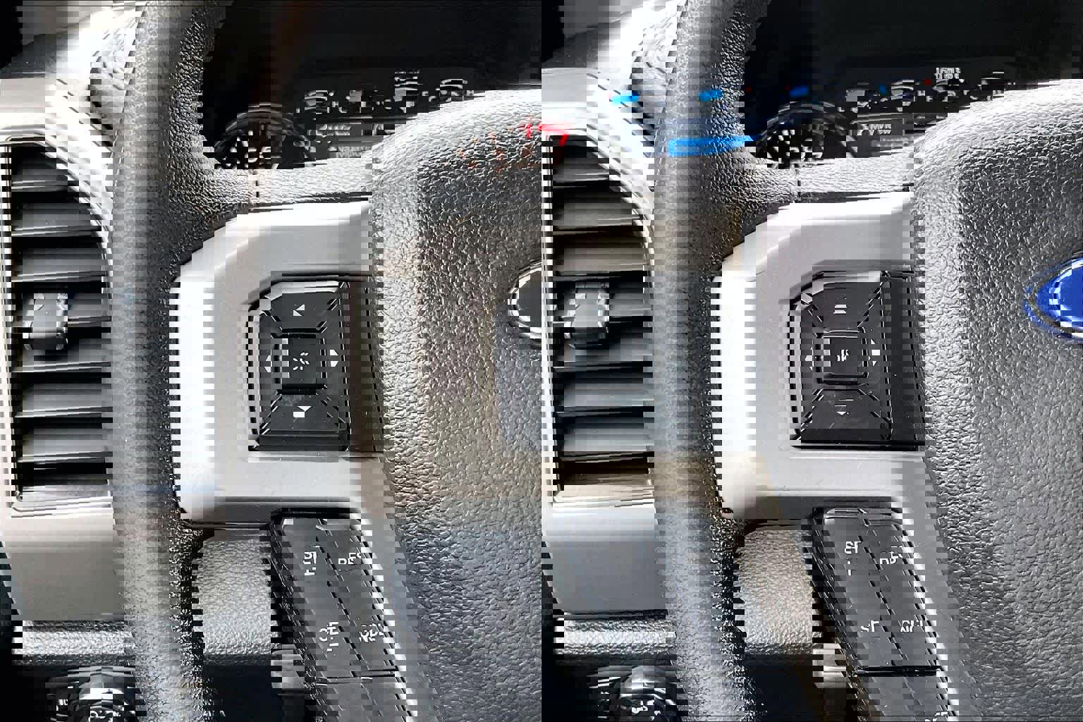 Certified 2019 Ford F150 Lariat image 25