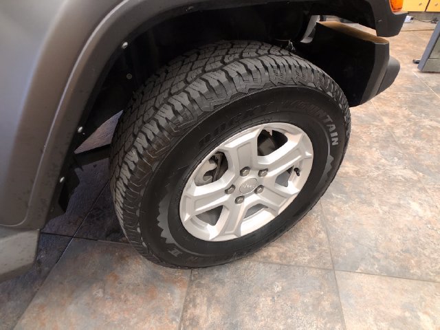 Used 2022 Jeep Wrangler Unlimited Sport AWD/4WD image 9