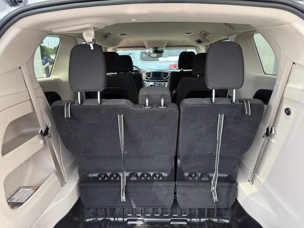 Used 2024 Chrysler Voyager LX FWD image 19
