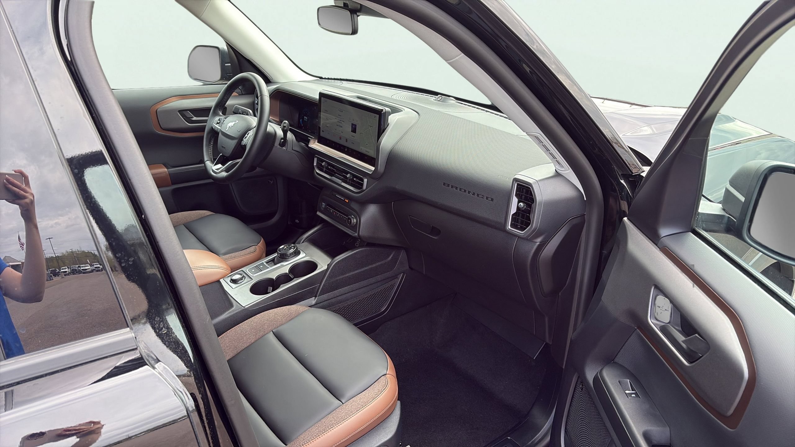Certified 2025 Ford Bronco Sport Outer Banks w/ Outer Banks Tech Package+ AWD/4WD image 18