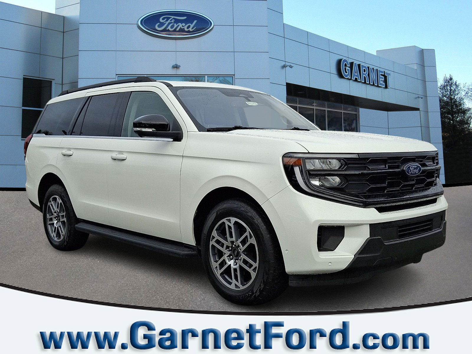Certified 2025 Ford Expedition Active AWD/4WD image 1