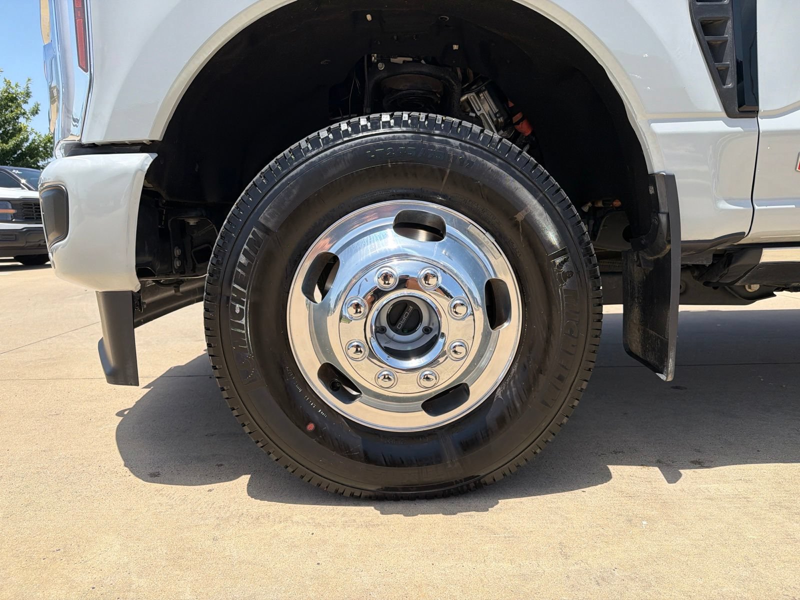 Certified 2026 Ford F350 Platinum AWD/4WD image 10