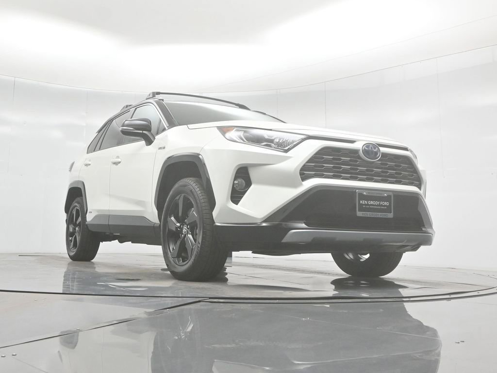 Used 2020 Toyota RAV4 XSE image 6