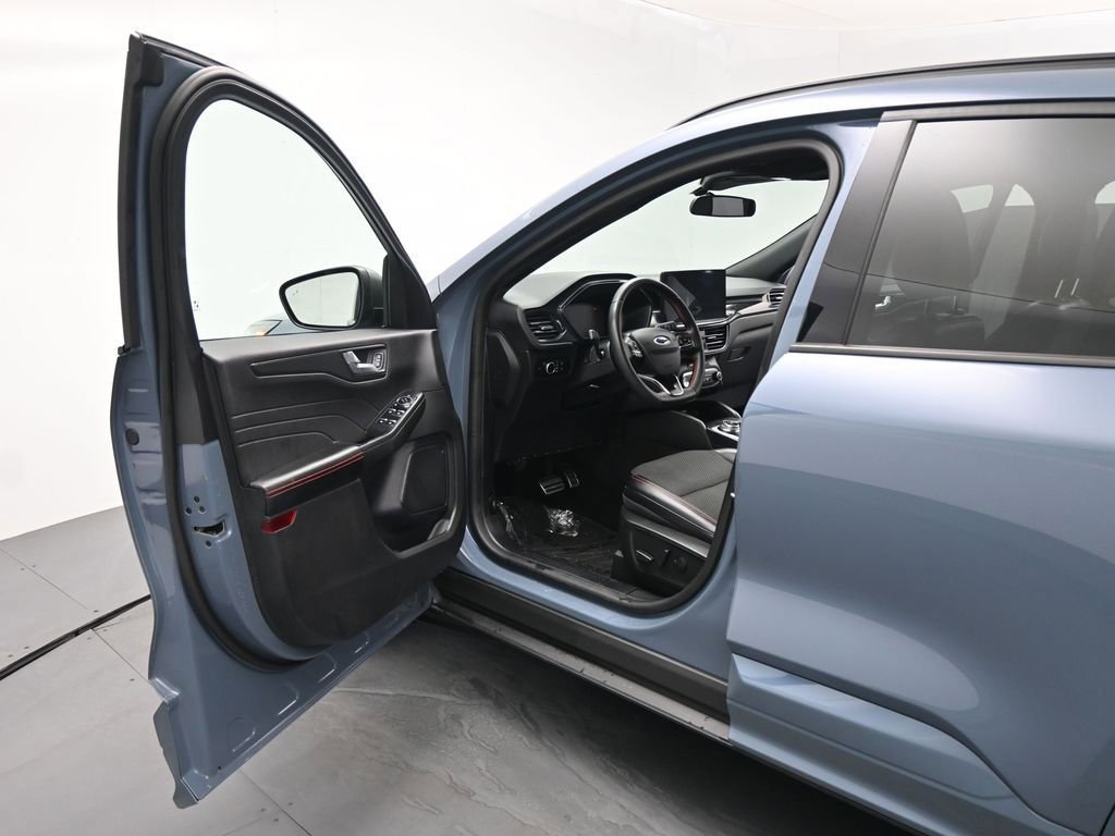 Certified 2023 Ford Escape ST-Line w/ Tech Pack #1 image 37