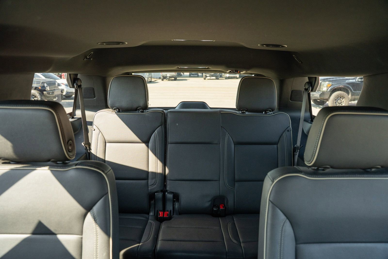 Used 2024 Chevrolet Tahoe Premier AWD/4WD image 15