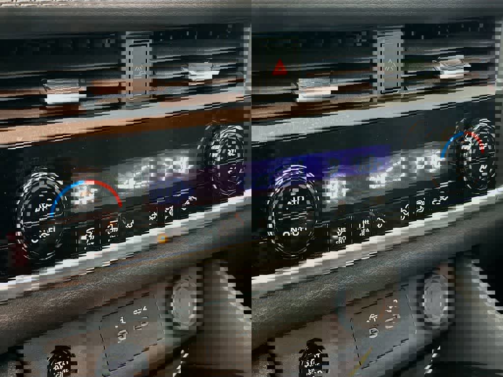 Used 2024 Nissan Rogue SV image 21