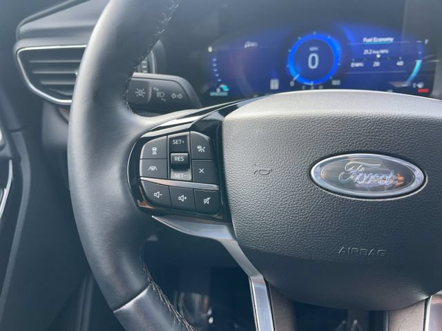 Certified 2024 Ford Explorer Platinum w/ Technology Package AWD/4WD image 17