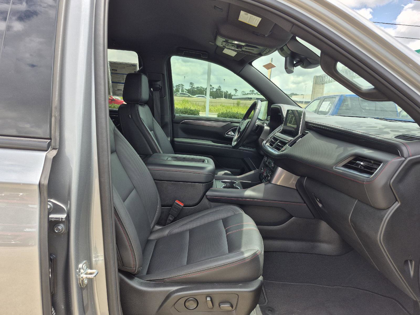 Used 2024 Chevrolet Tahoe RST w/ Luxury Package RWD image 13