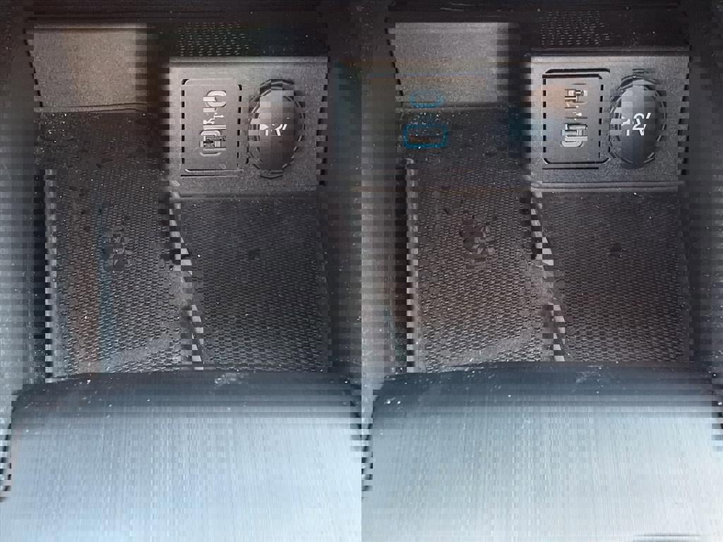 Certified 2023 Ford Escape Platinum w/ Class II Trailer Tow Package image 19