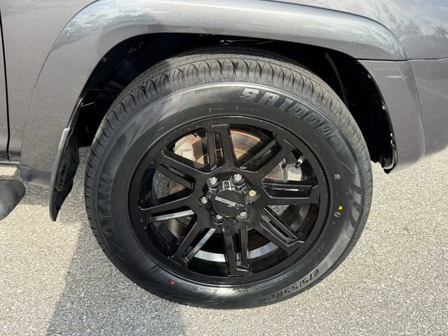 Used 2021 Toyota 4Runner SR5 Premium w/ Moonroof Package RWD image 16