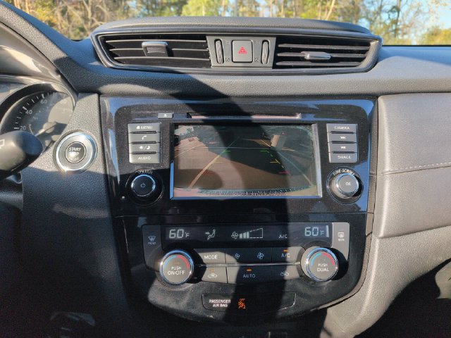 Used 2018 Nissan Rogue SV AWD/4WD image 39
