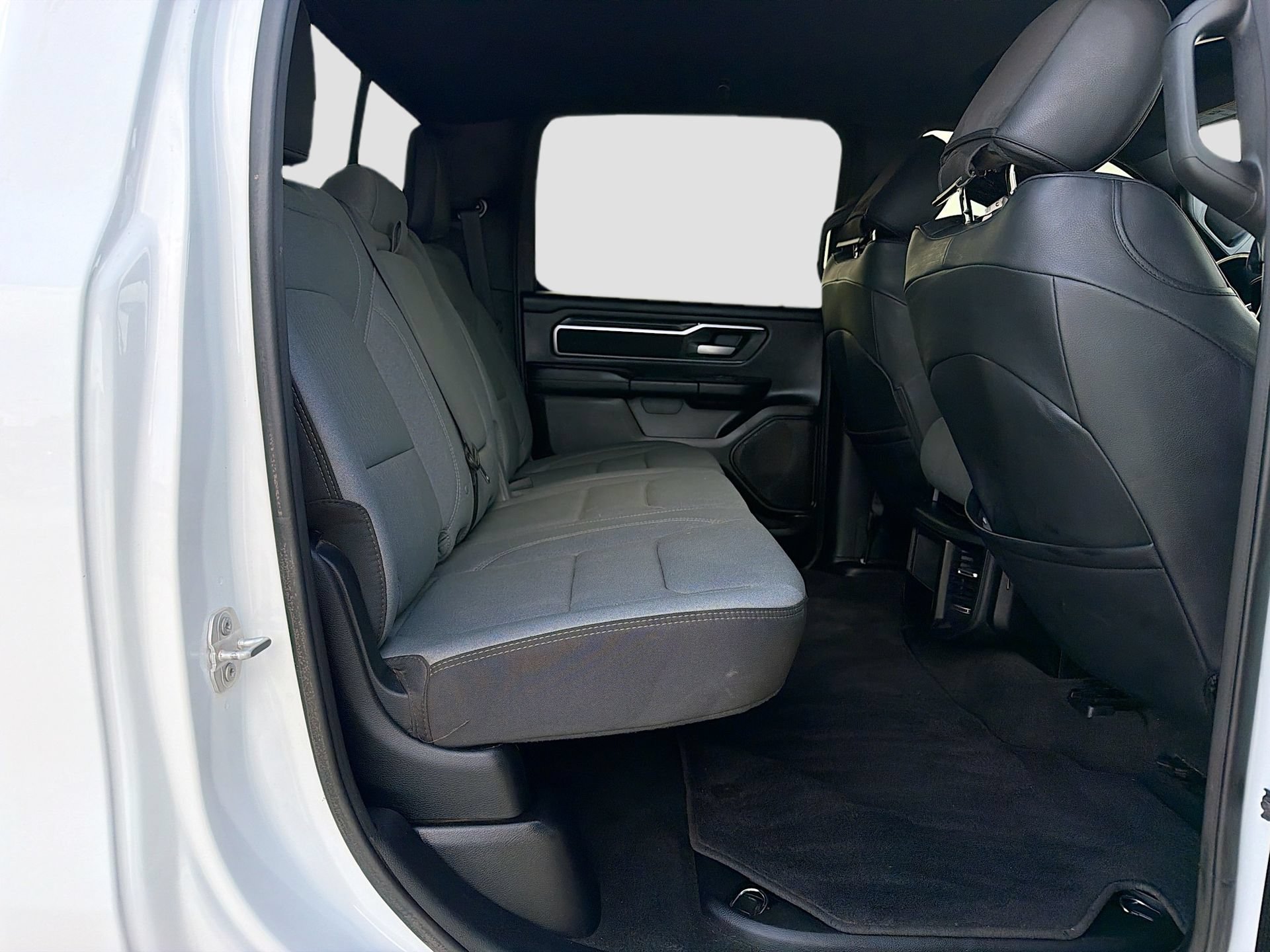Used 2024 RAM 1500 Big Horn AWD/4WD image 30