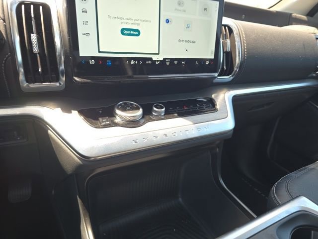 Certified 2025 Ford Expedition Platinum AWD/4WD image 19