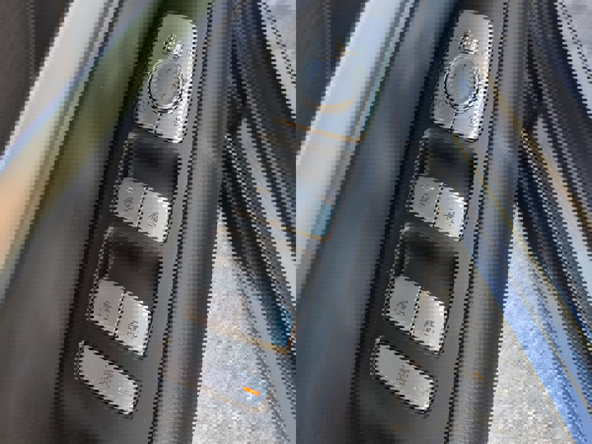 Used 2025 Genesis G70 2.5T image 46