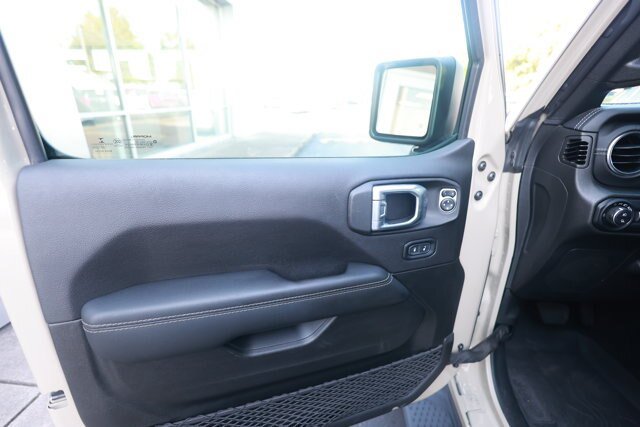 Used 2022 Jeep Gladiator Overland w/ Popular Equipment Package AWD/4WD image 13