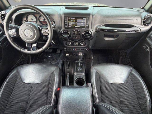 Used 2017 Jeep Wrangler Unlimited Sahara AWD/4WD image 3